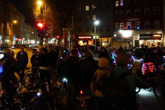 Night Ride Berlin, Bicycling meetup, Fahrradtour, wearable technology arduino