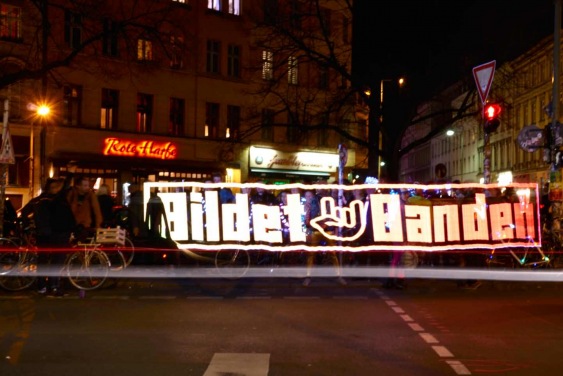 Night Ride Trafo Stick Pixel Painting Bildet Banden